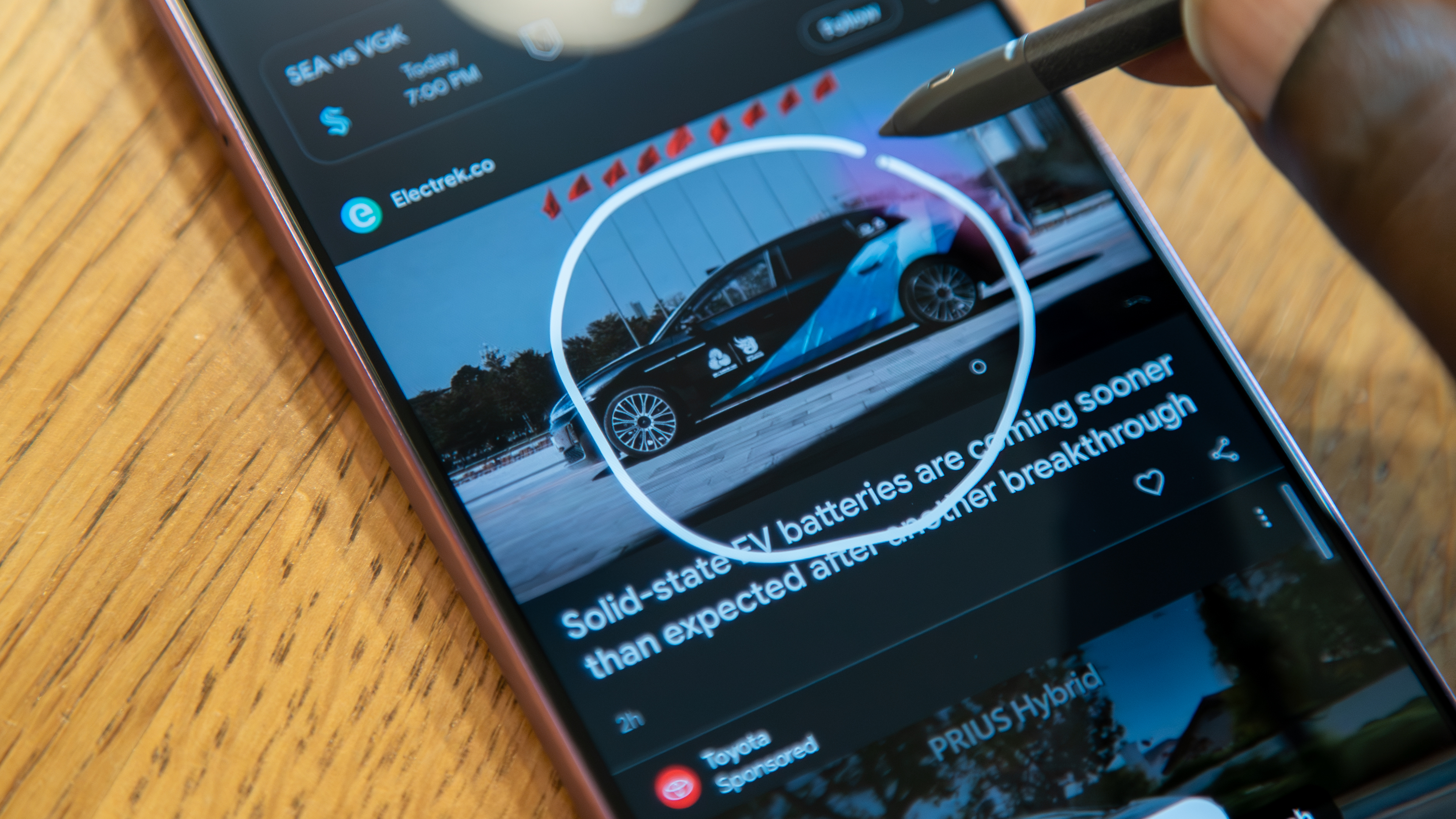 Moto G Stylus 2026 Draw circle to search with pen