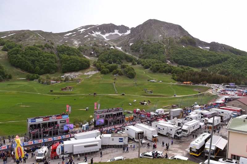 The finish at Campitello Matese was a busy affair
