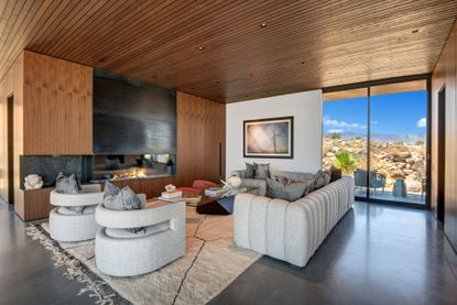 Penthouse Living In Palm Desert