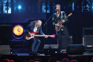 Steve Howe and Trevor Rabin playing Owner Of A Lonely Heart at the induction
