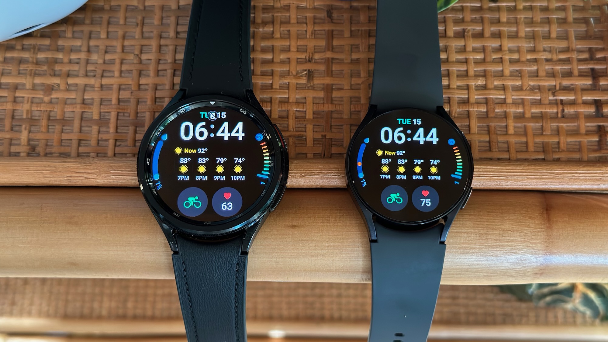 The Galaxy Watch 6 Classic and Galaxy Watch 6 side-by-side