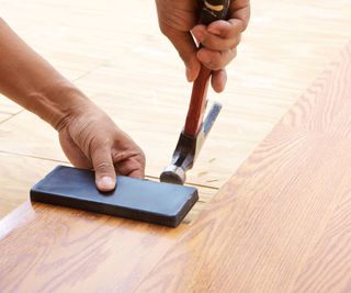 Fixing laminate flooring