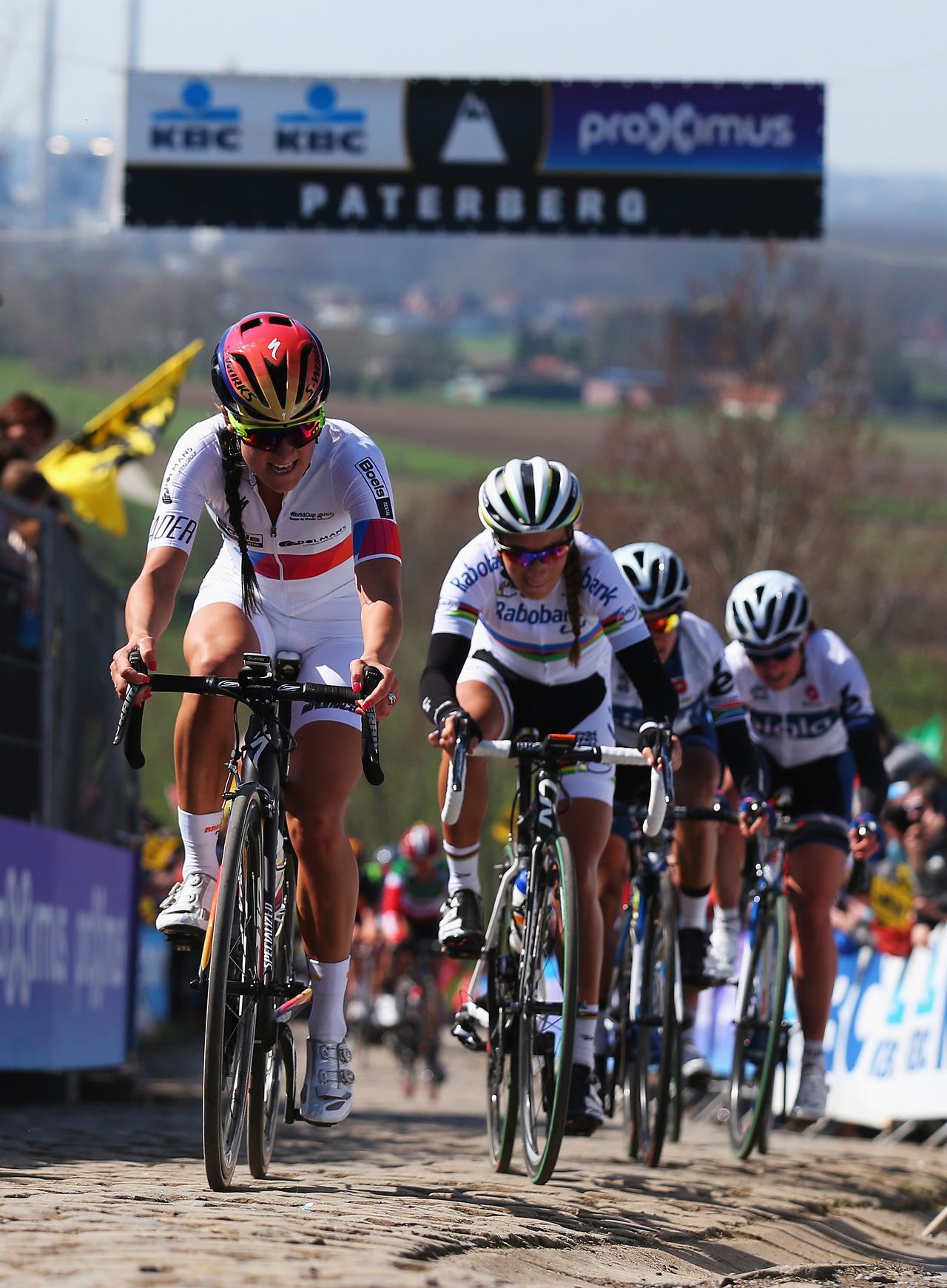 World Cup leader Lizzie Armitstead leads the bunch on the Paterberg