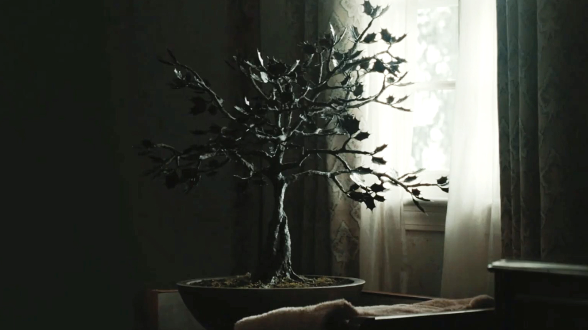 Gladys magic tree from Weapons
