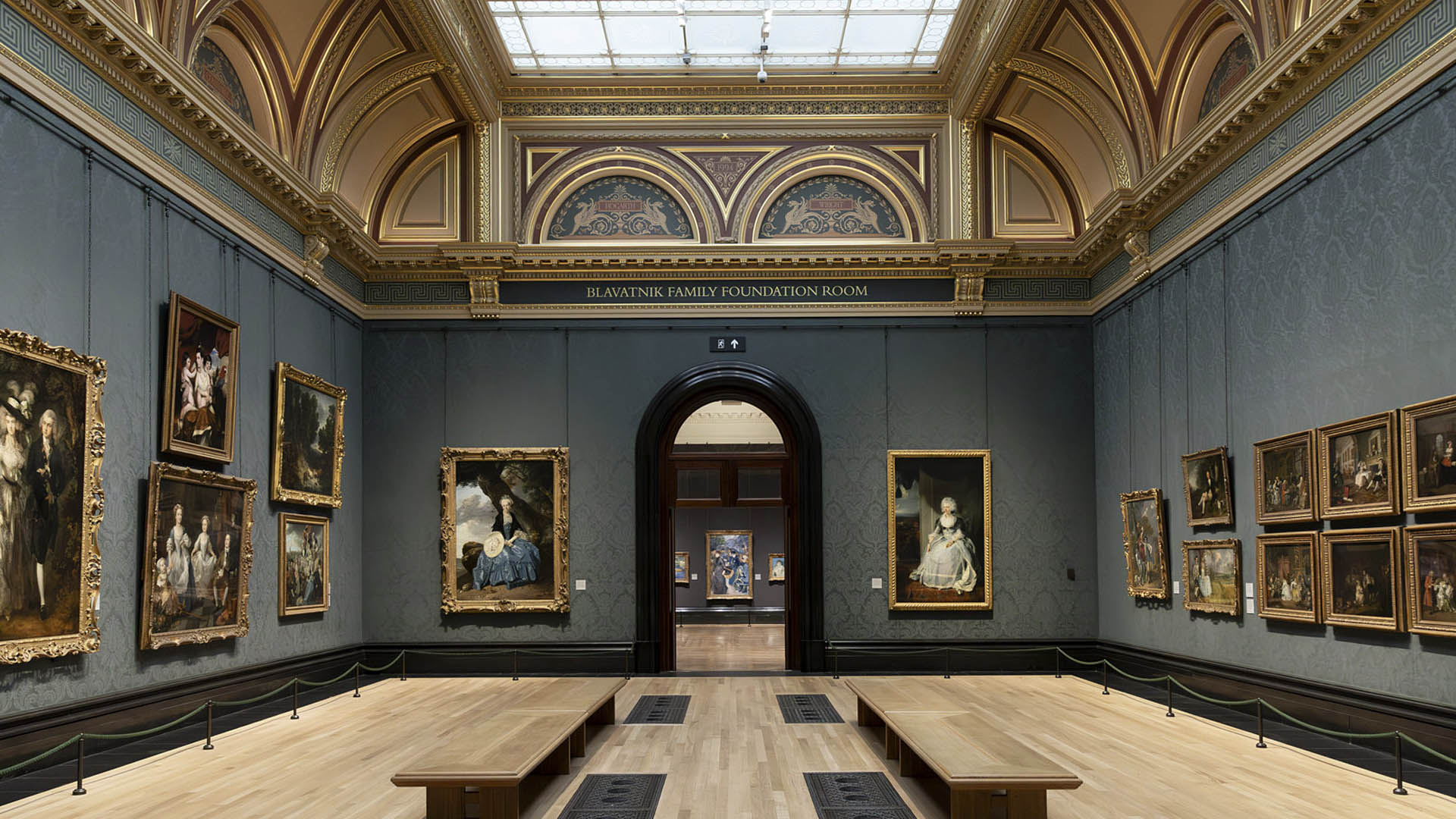 A photo inside the National Gallery. 