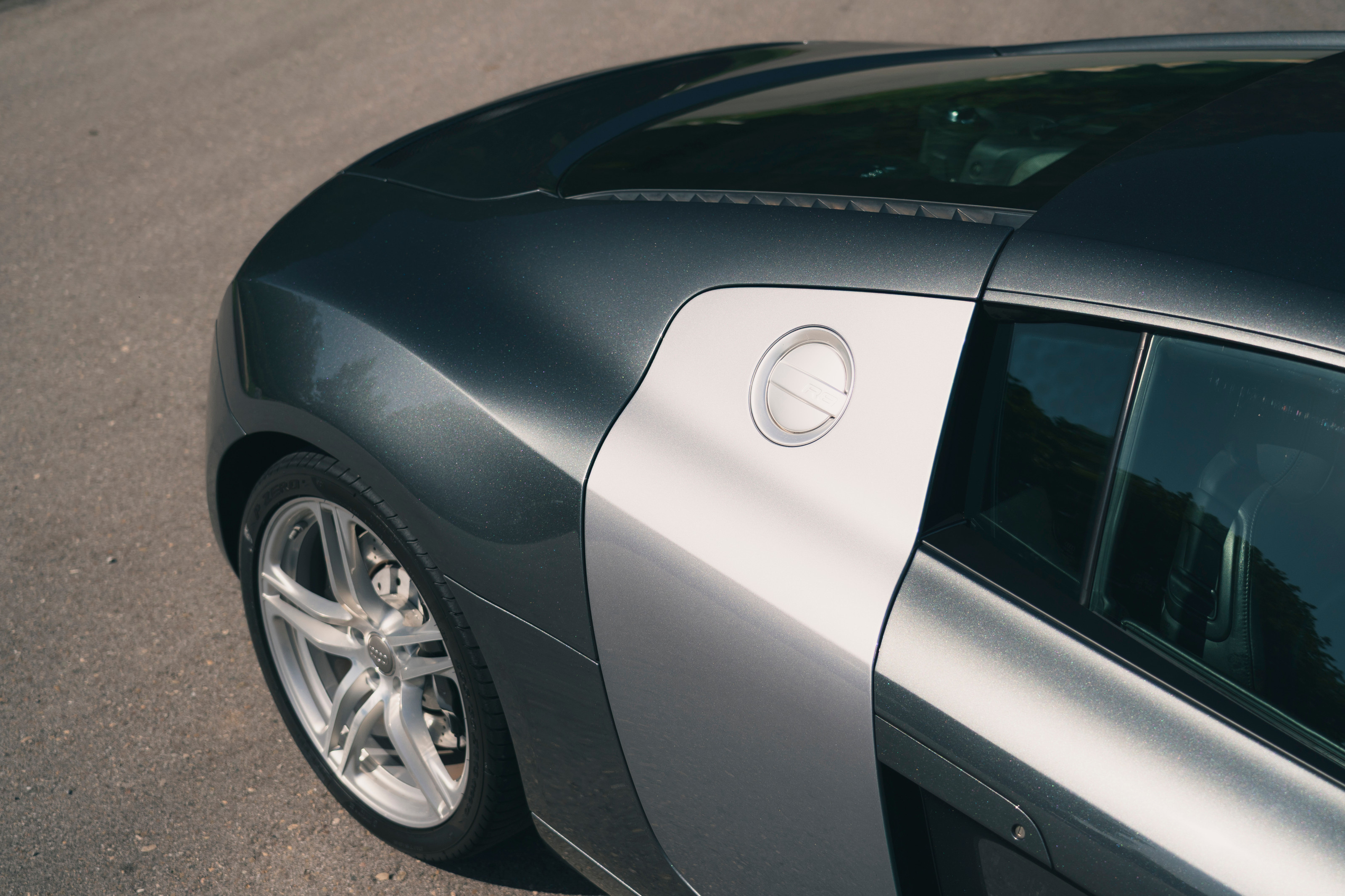 The sideblade on the original Audi R8