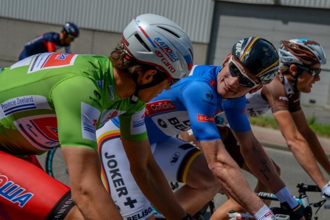 Alexander Porsev (Katusha) and Andre Greipel (Lotto-Belisol) have a chat