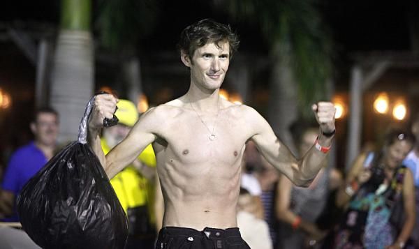 Frank Schleck uses his only defense - blinding the opposition