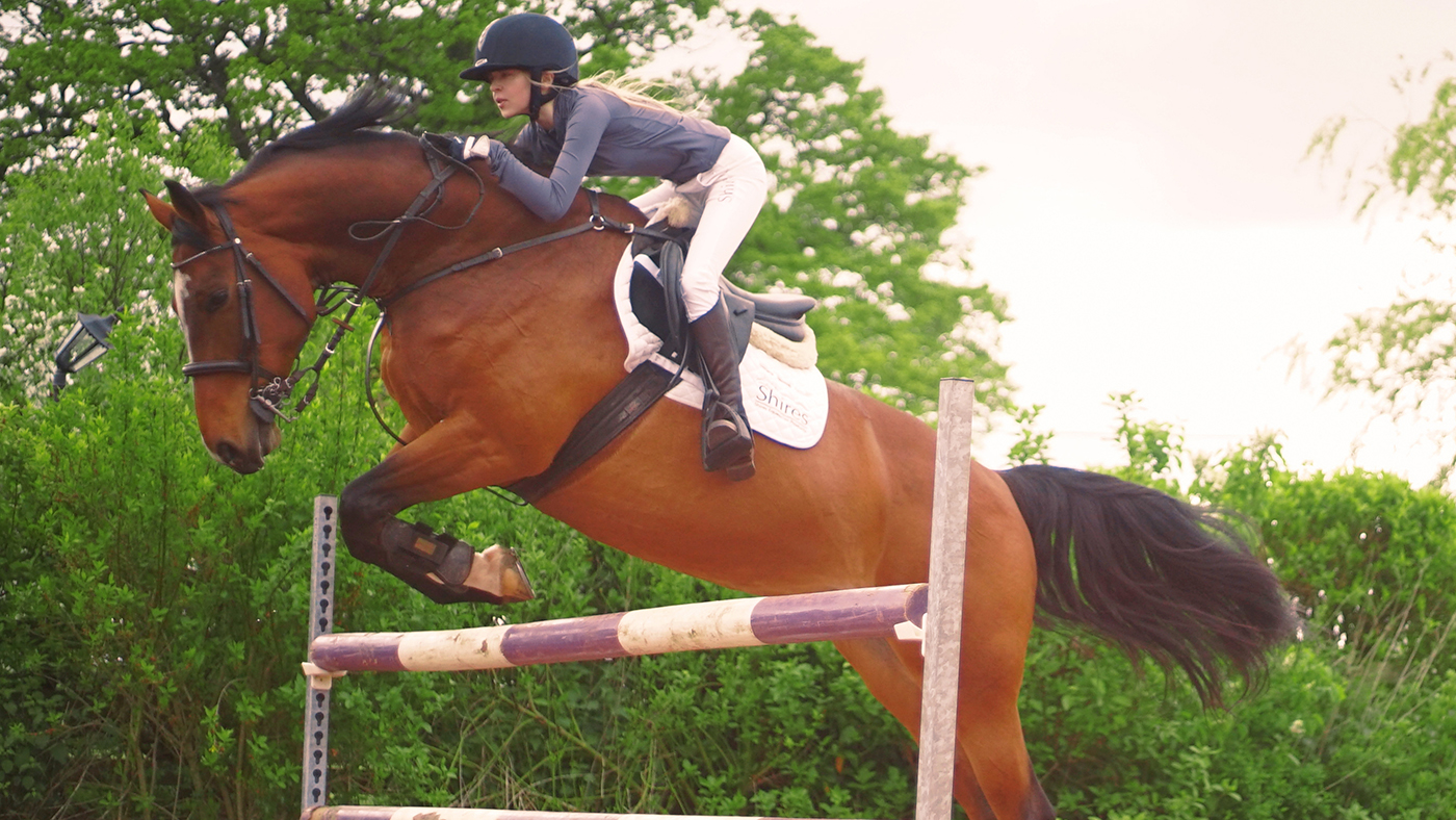 Ashleigh-and-Coco-Jumping_02-copy_287360342_490908232.jpg