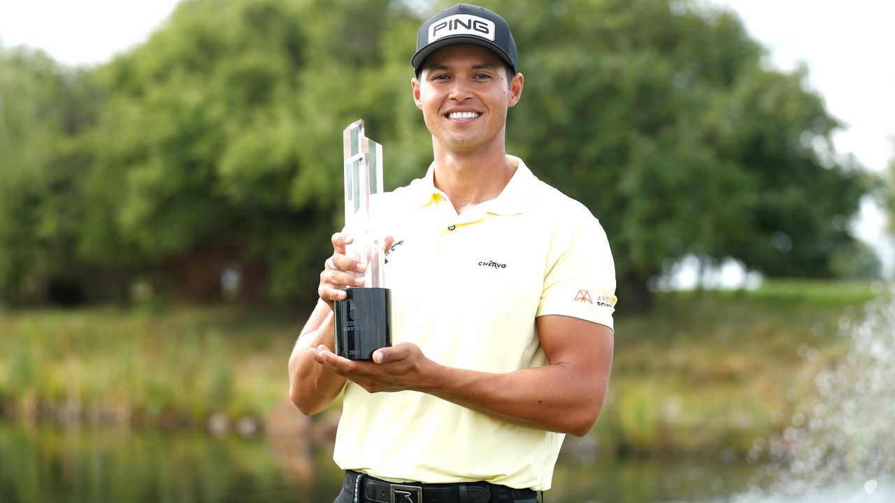 Johannes Veerman with the trophy after winning the 2021 D+D Real Czech Masters 