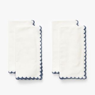 Scallop Border Napkins (Set of 4)