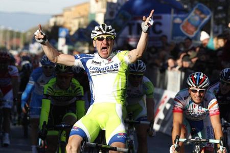 Elia Viviani (Liquigas-Cannondale) the win
