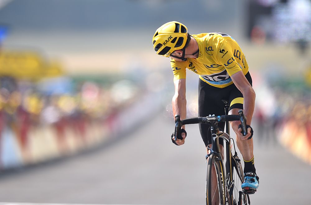 Chris Froome puts more time into his competitors in Mende