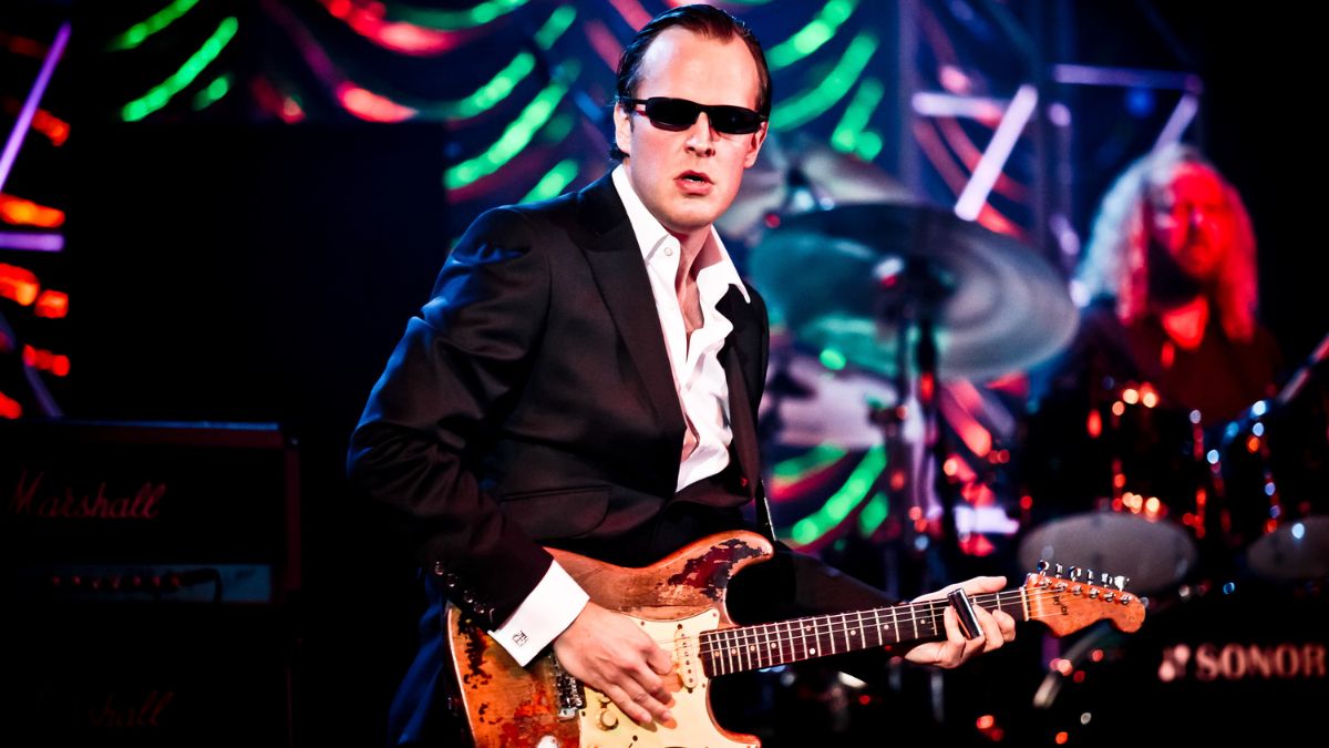 Joe Bonamassa playing Rory Gallagher's Strat