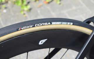 Bevin sticks with the tried and tested Vittoria Corsa tubular tyres over the tubeless options from Cadex