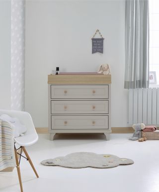 best grey changing unit: Mamas and Papas’ Lucca changing table