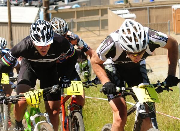 Jeremiah Bishop (Cannondale) battles former world champion Brian Lopes on the climb
