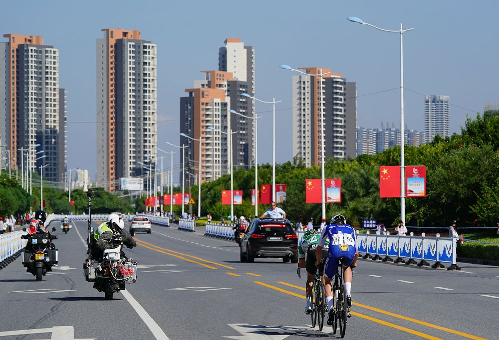 Jonathan Lastra and Remi Cavagna escape late in the race during stage 1 at Tour of Guangxi