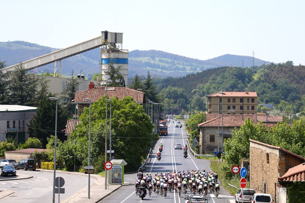 Scenery along the route of the final stage at Emakumeen Bira