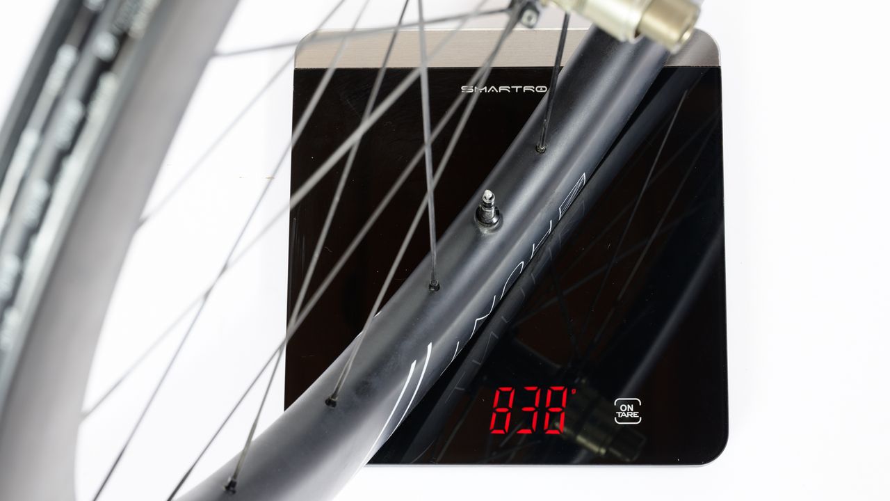 Hunt 60 Limitless UD carbon spoke real wheel weight