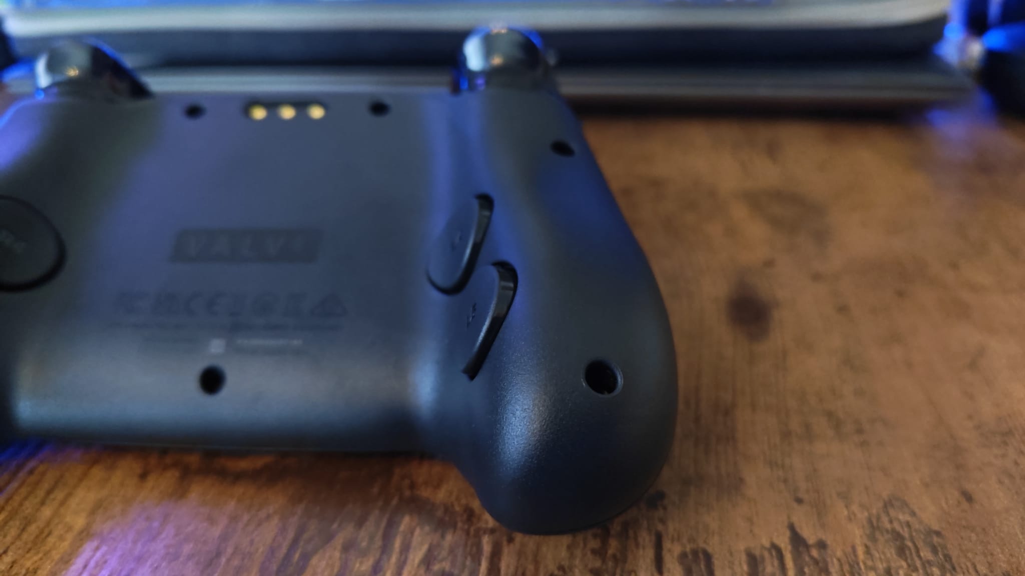 The rounded grips on the Steam Controller