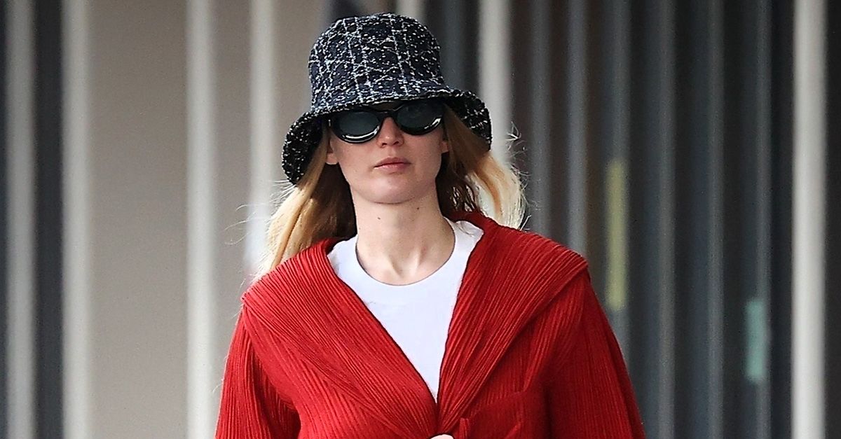 J.Law and Gwyneth Paltrow Wore the Bag Color That Makes Any Casual Fall Outfit Look Rich