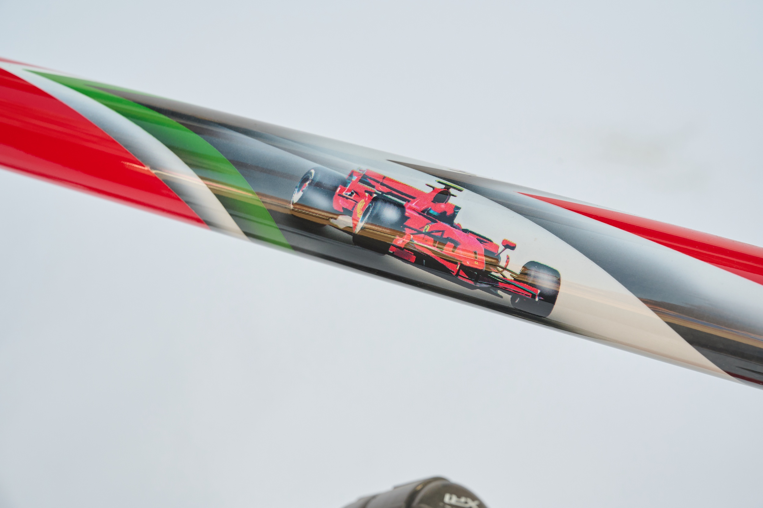 Los detalles no dejan lugar a dudas de qué es esta bicicleta.