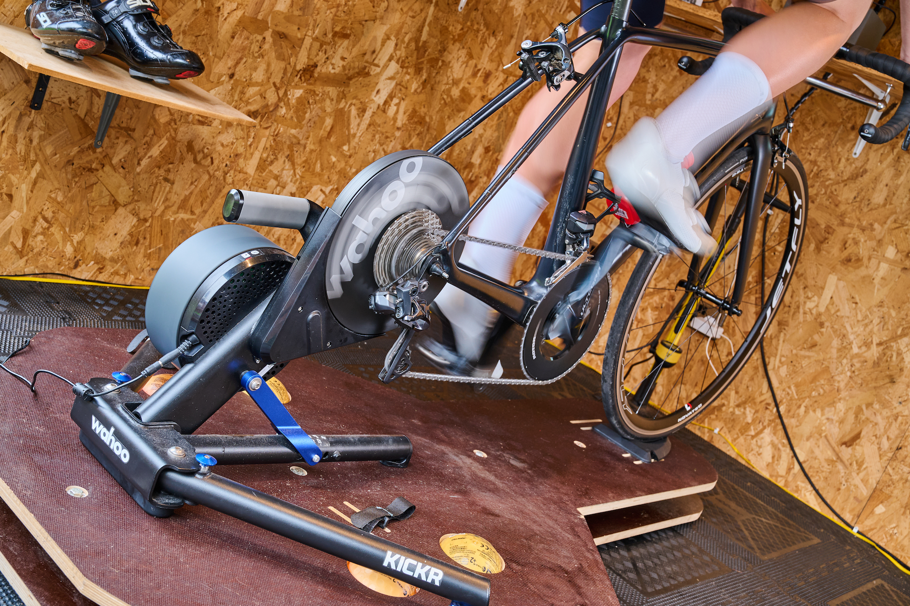 Indoor training on Wahoo Kickr