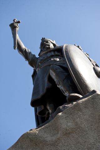 Archaeologists have mounted a search to find the lost remains of Alfred the Great, who ruled England from 871 until his death in 899.