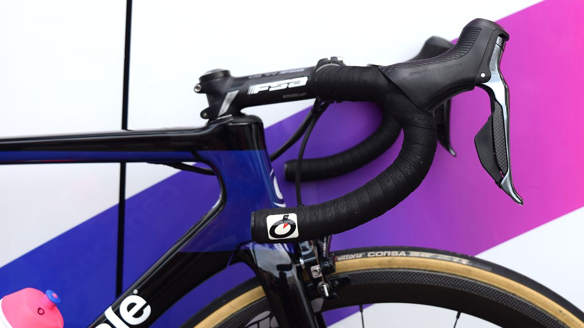 The FSA handlebars are wrapped with Prologo tape, finished off with a sponsor-pleasing logo that serves no purpose other than TV exposure