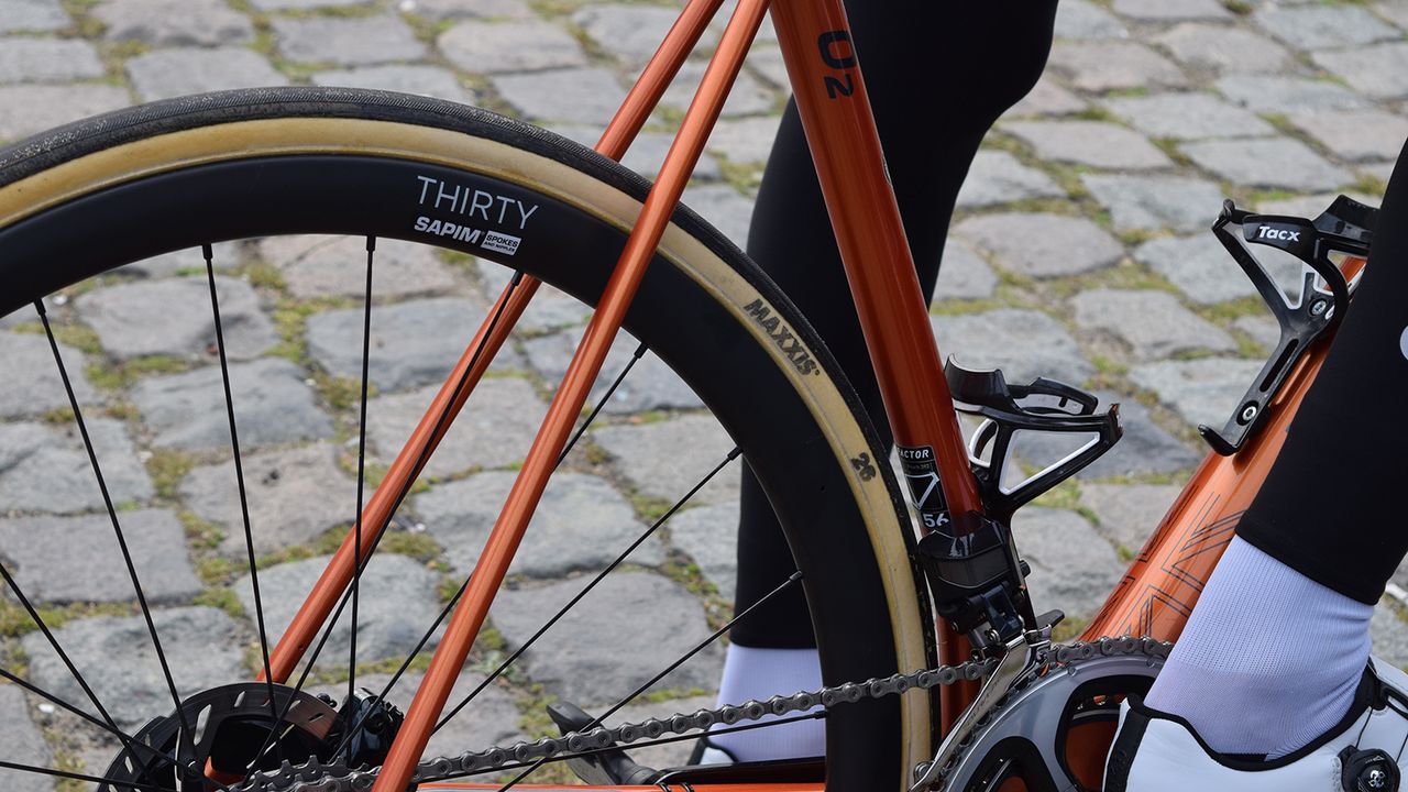 Roompot-Charles use Maxxis tubular tyres
