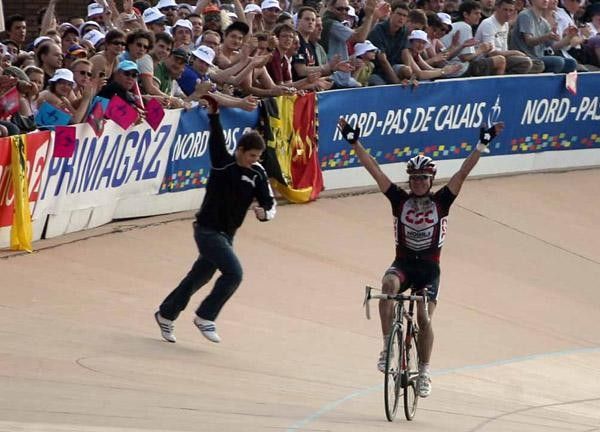 O'Grady has time to celebrate as he rounds the velodrome solo