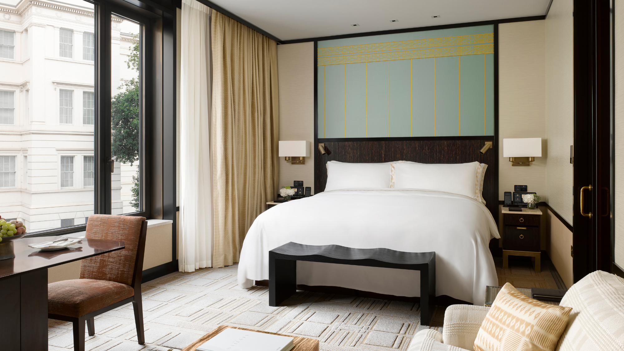 The Peninsula London room