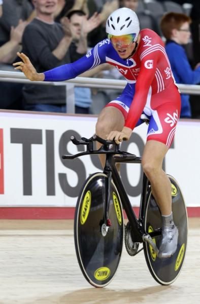 Ben Swift (GB) salutes the crowd after his omnium pursuit