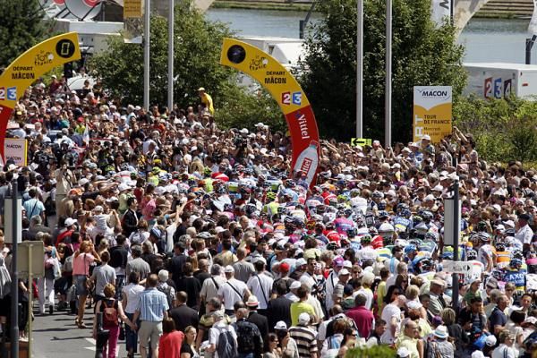 The Tour peloton awaits the start of stage 10 in M&acirc;con