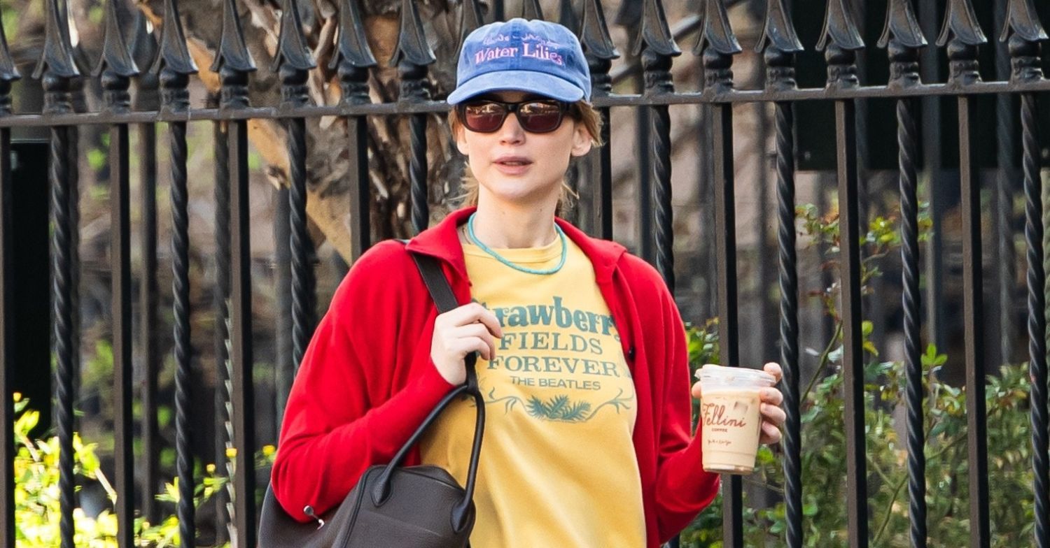 Straight-Leg Jeans Are the Chicest Jeans Around RN Straight-Leg Jeans Are the Chicest Jeans Around RN