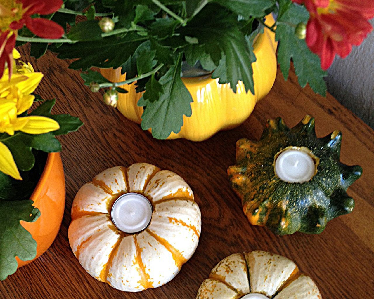DIY gourd candle holder Thanksgiving decor idea