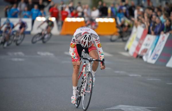 Nic Hamilton (Jelly Belly's) winning a prime