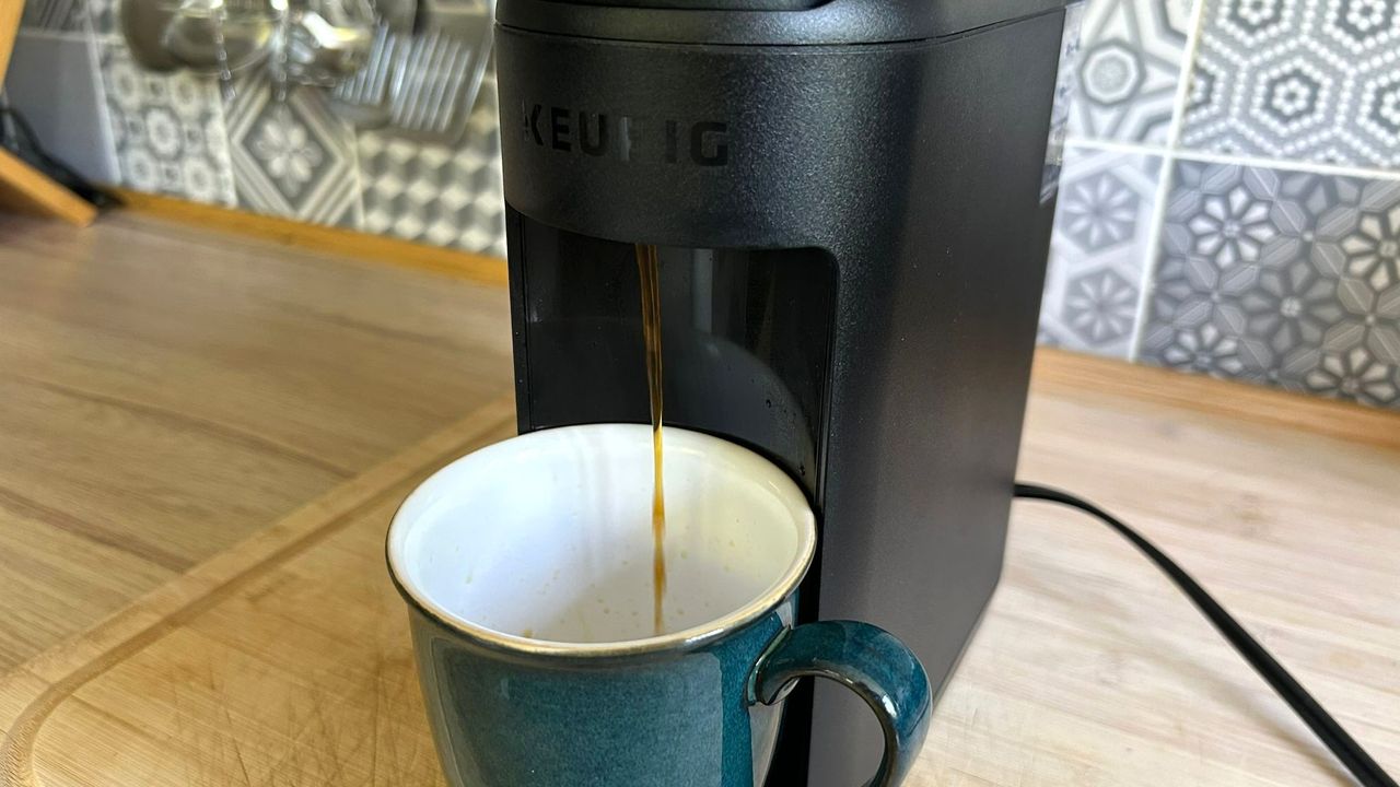 Keurig K-Mini Mate coffee maker on kitchen counter