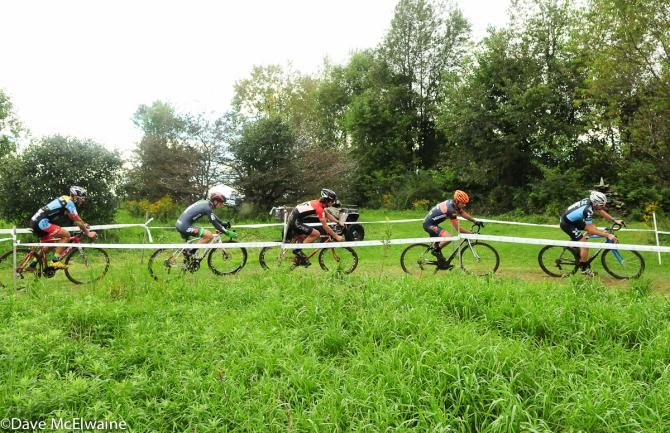 A large chase group was 20 seconds behind the leaders mid-race