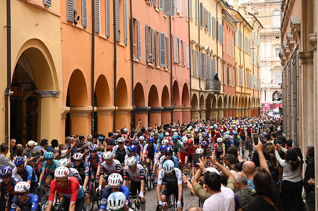 MODENA ITALY MAY 22 A general view of the peloton competing prior to the 108th Giro dItalia 2025 Stage 12 a 172km stage from Modena to Viadana OglioPo UCIWT on May 22 2025 in Viadana Italy Photo by Dario BelingheriGetty Images