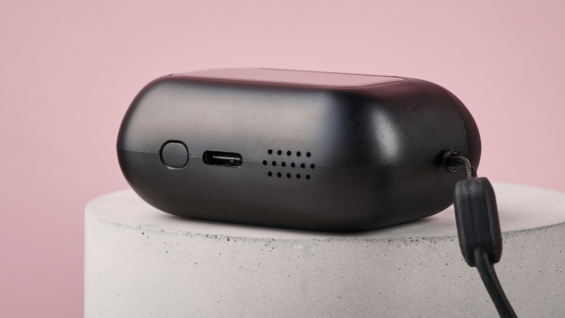 Groov-e Neo Buds charging case