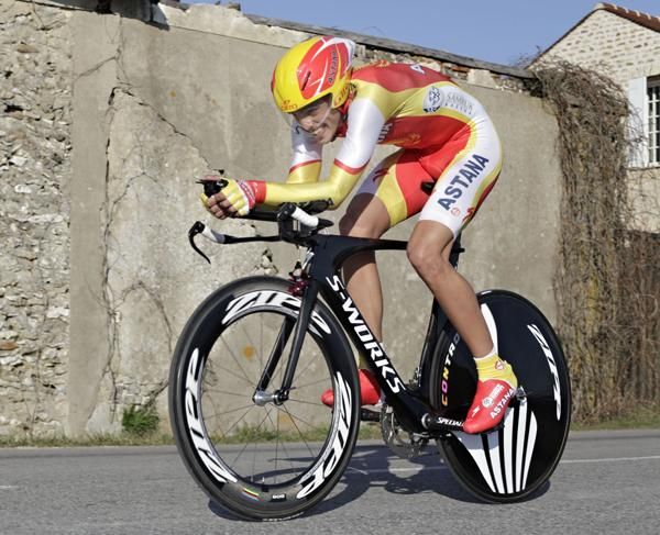 Alberto Contador on his new Specialized machine