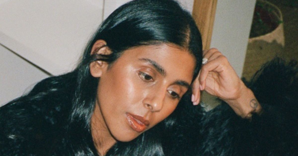 The Coat Trend to Wear With Jeans in Winter 2025 The Coat Trend to Wear With Jeans in Winter 2025