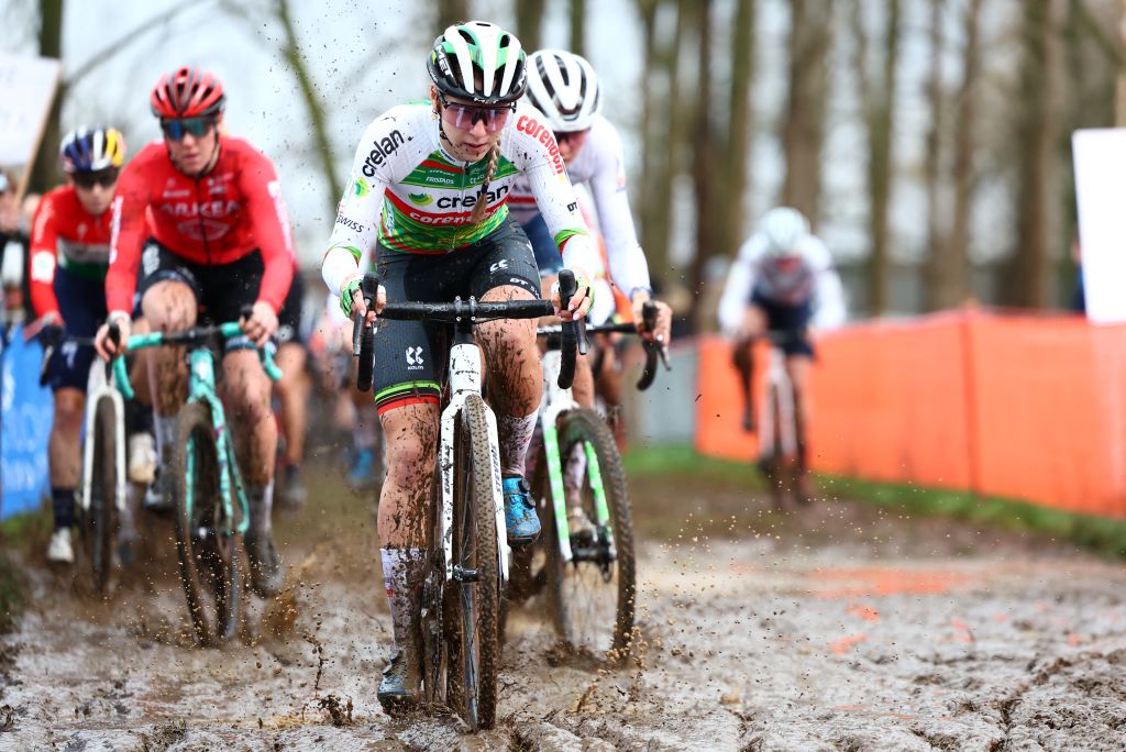 Zoe Backstedt claims first win of 2024 in Hexia Cross Gullegem ...