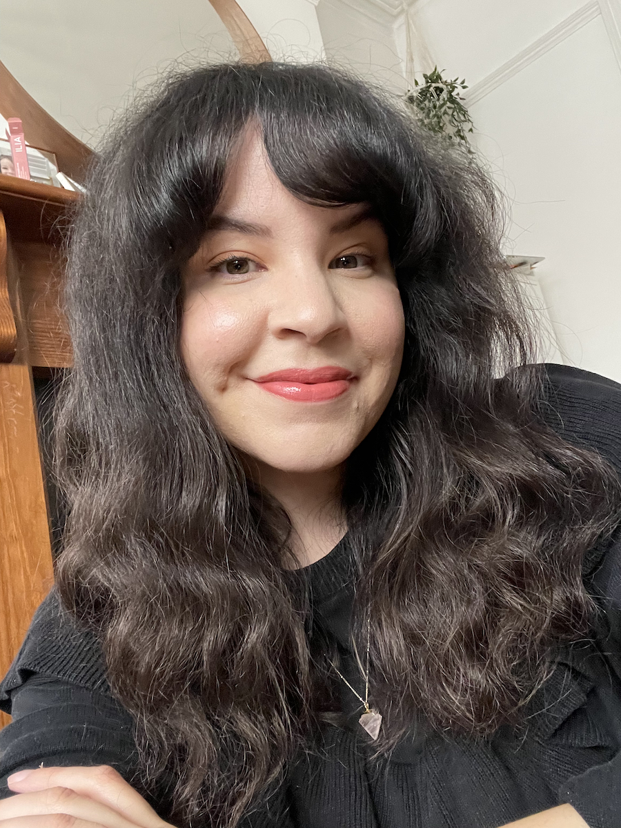 Mica Ricketts testing best eyelash curlers