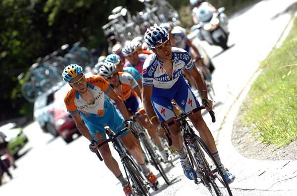 Carlos Barredo (Quick Step) and Dave Zabriskie (Garmin-Slipstream) at the head of the break.