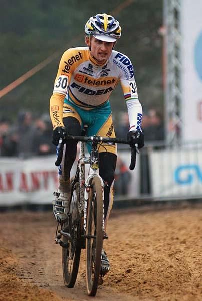 Bart Wellens (Telenet Fidea) follows the obvious track.