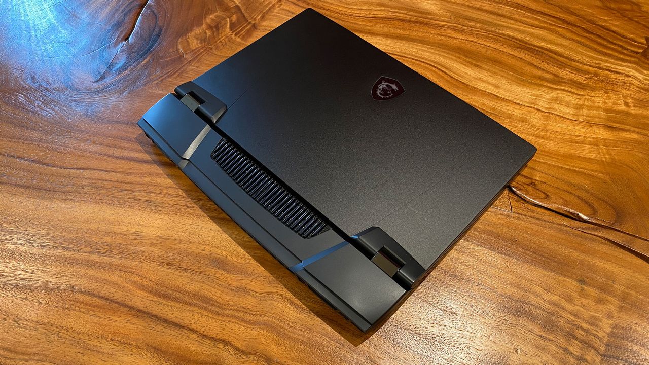 MSI Titan GT77