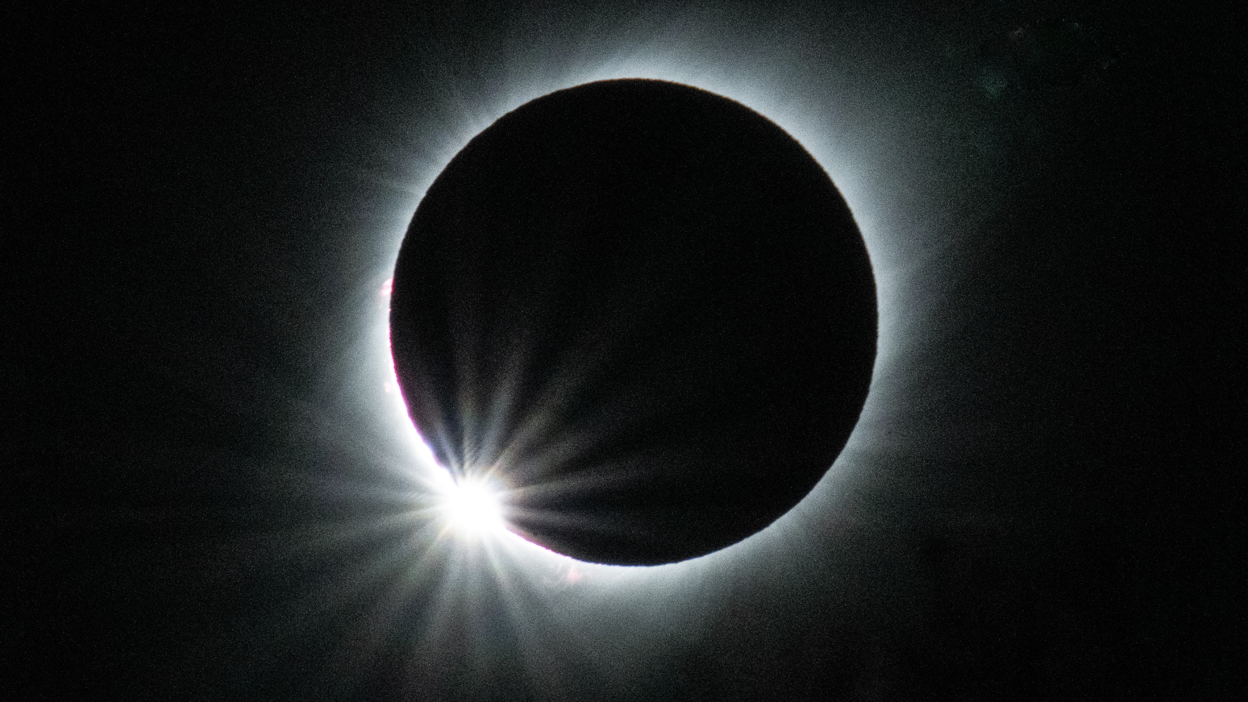 Total solar eclipse, Vicu&ntilde;a, Chile, 2019